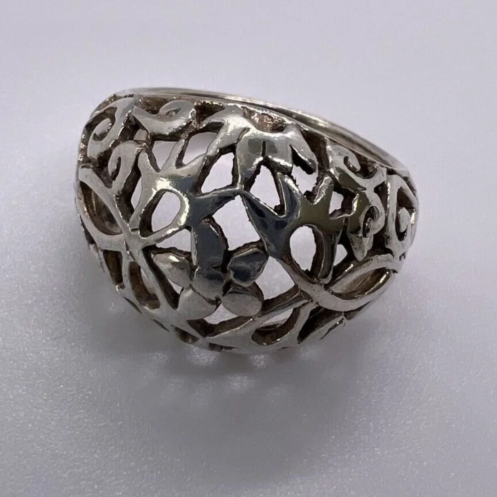 925 STERLING SILVER RING WITH POROUS FLOWER DESIGN SIZE 8